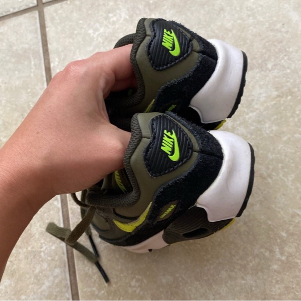 Nike Air Max 90 Leather GS - Black and Green - Picture 7 of 11